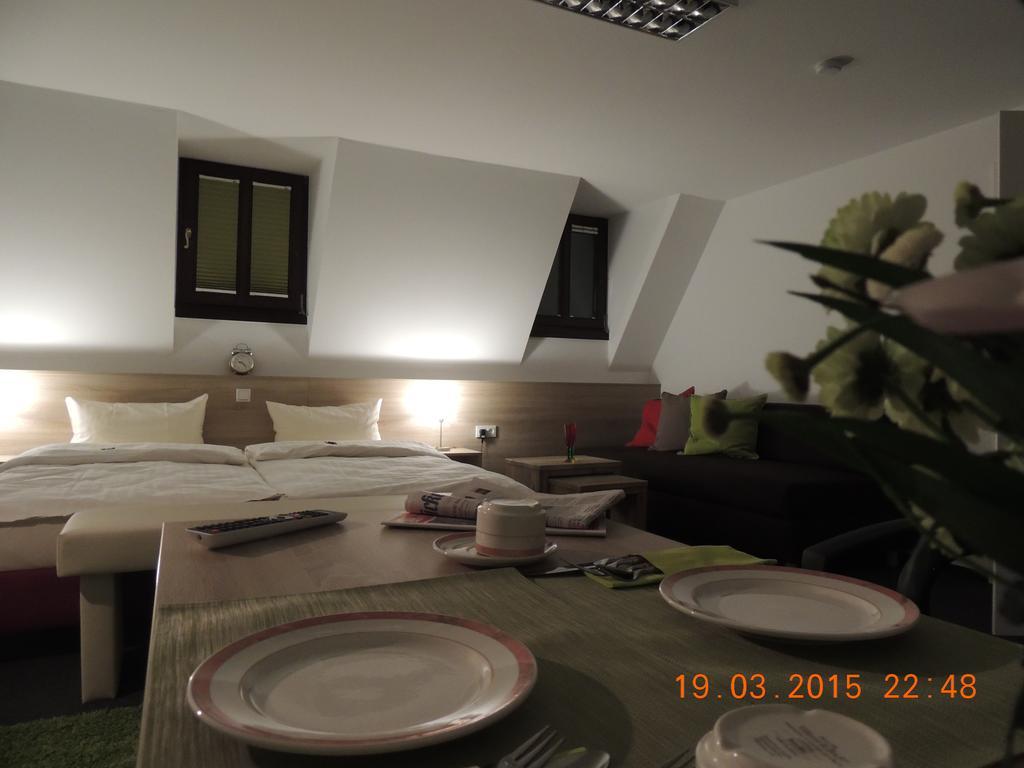 Ratsstube Blasius Hotel Merzig Bilik gambar